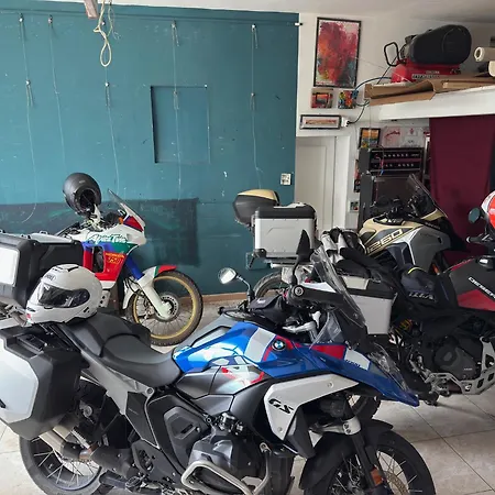 La Casa Dell'artista Di Vittorio Vertone 公寓